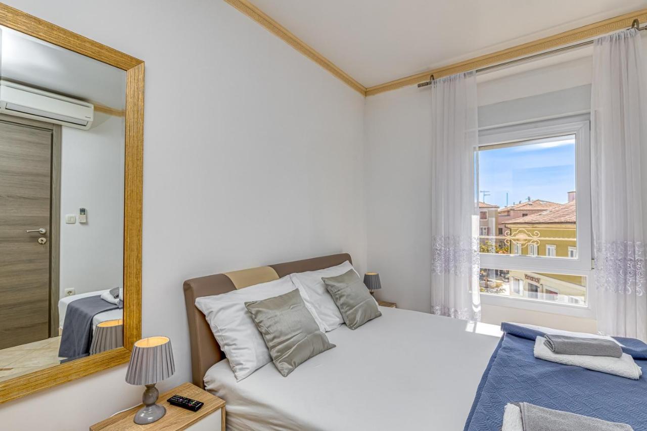 Rooms On Liberty Square Porec Bagian luar foto