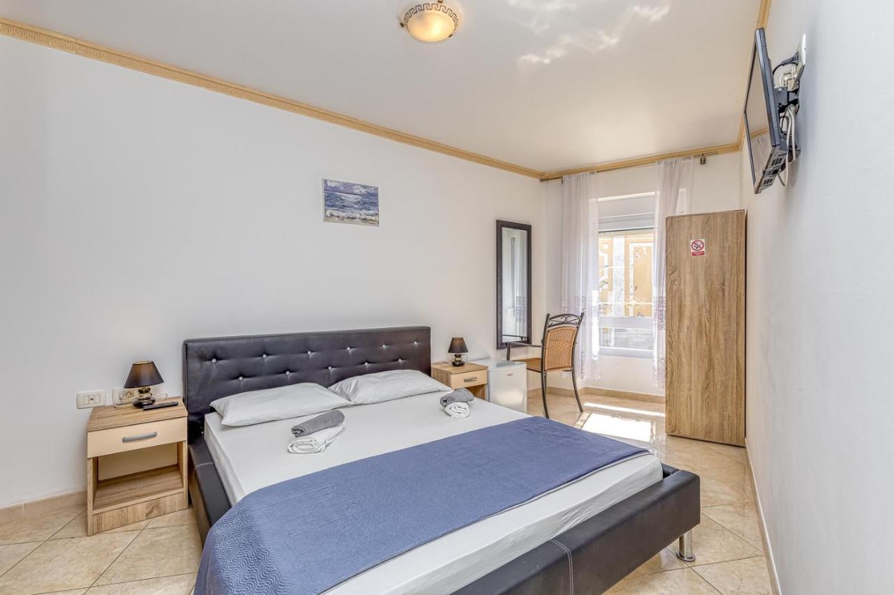 Rooms On Liberty Square Porec Bagian luar foto