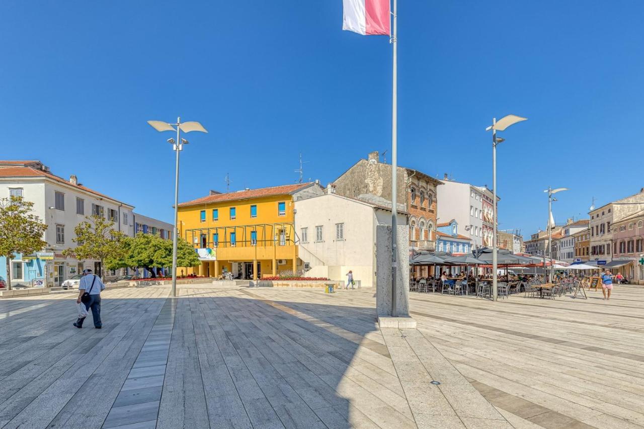 Rooms On Liberty Square Porec Bagian luar foto