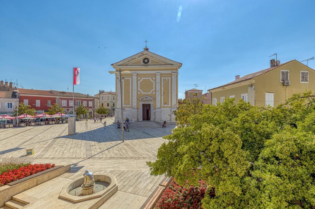 Rooms On Liberty Square Porec Bagian luar foto
